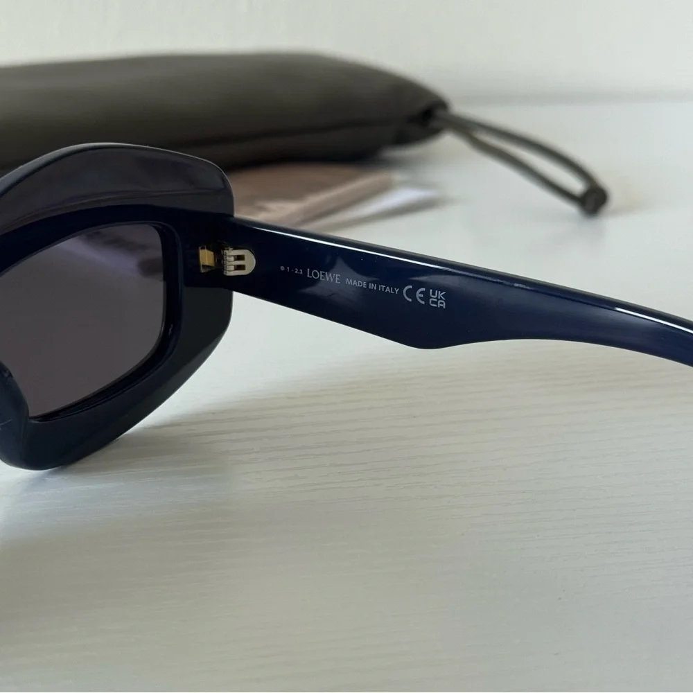 NWT Loewe Crystal Sunglasses LW4114IS 90A Navy Blue | Swarovski | Authentic